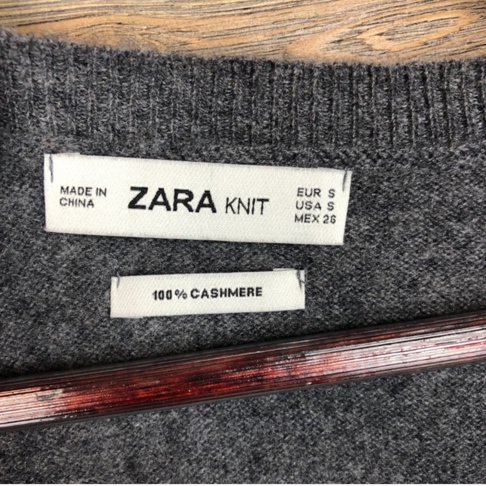 Zara V neck %100 cashmere sweater - Picture 2 of 2